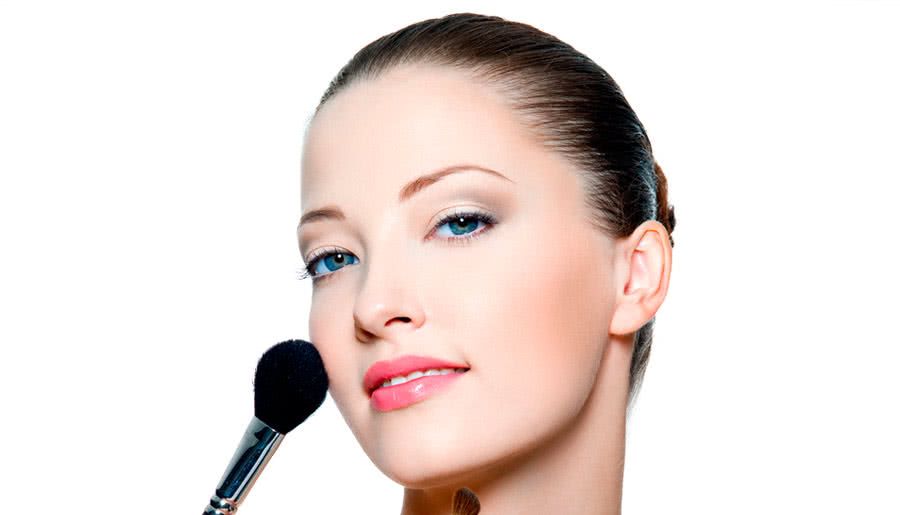 Padecimientos de la piel ligados al uso de maquillaje
